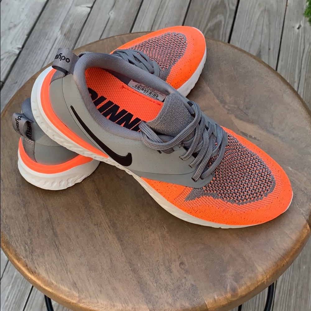 Nike Women’s Odyssey React 2 Flyknit, NIB - Picture 1 of 12